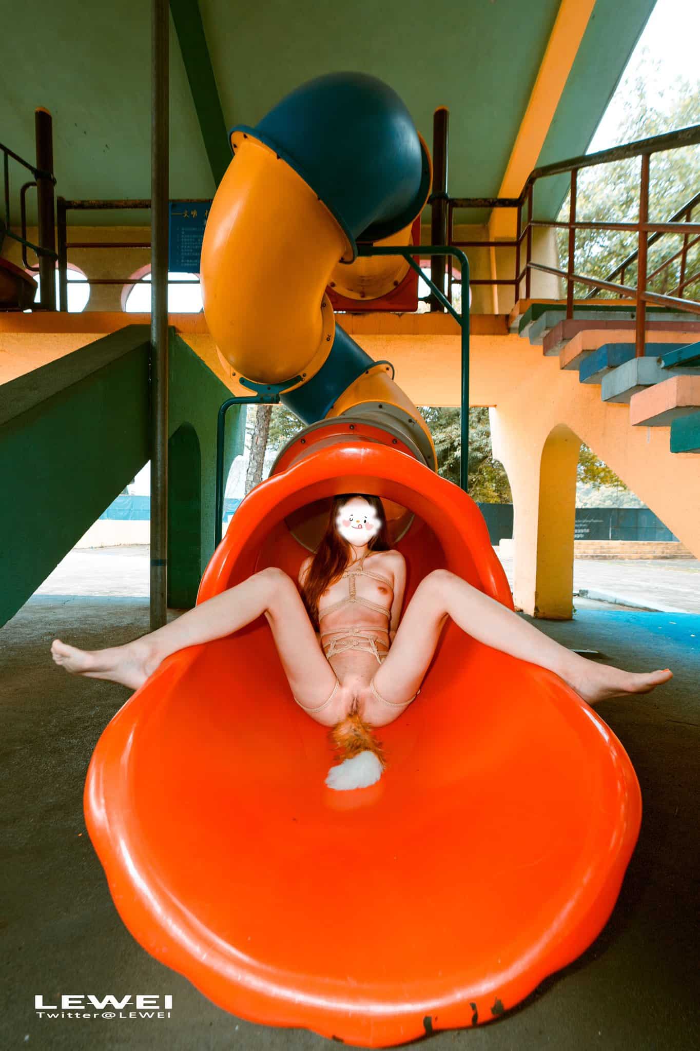 九头身极品女神桃子爱爸爸反差露出广州塔下人前极限露点